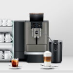 JURA X10 mit Tassenwärmer und Milchkühler