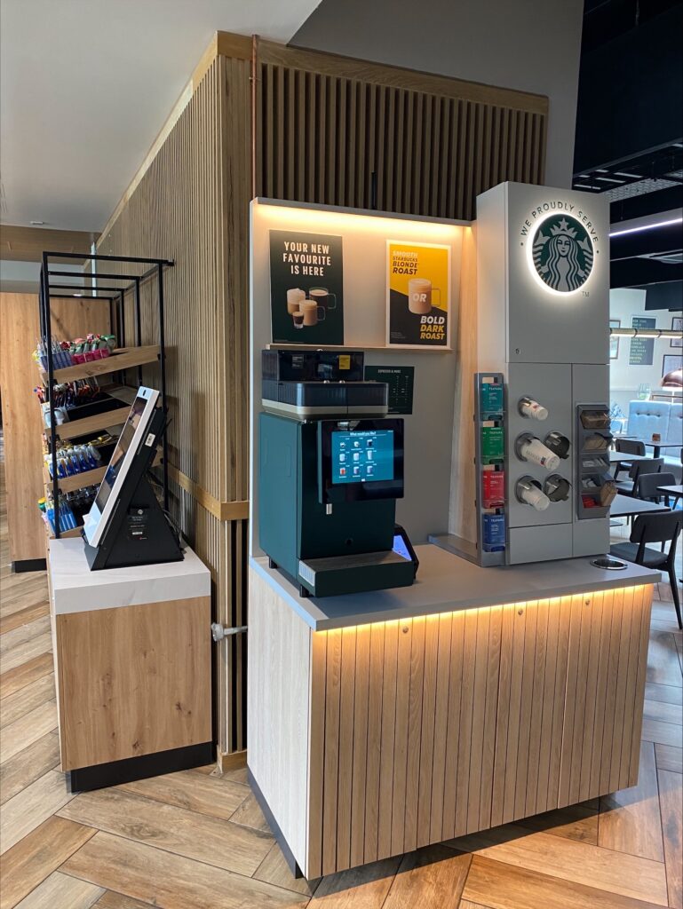 Selecta Kaffeestation mit Kaffeevollautomat im Unternehmen