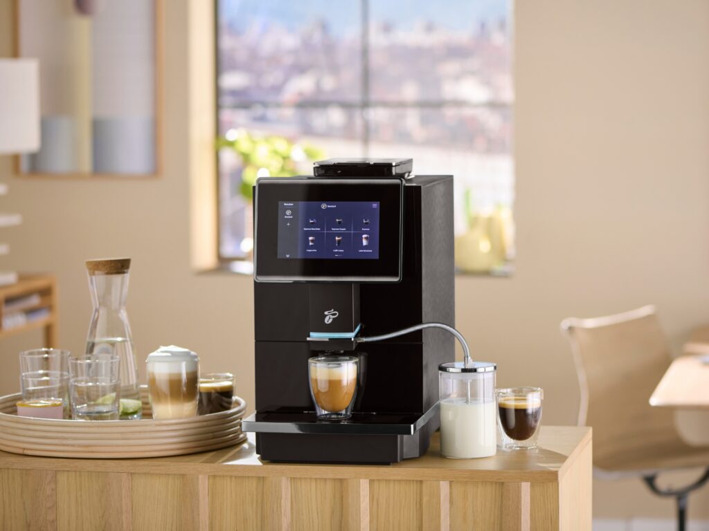 Tchibo Vario Pro Kaffeevollautomat mit Milchkühler
